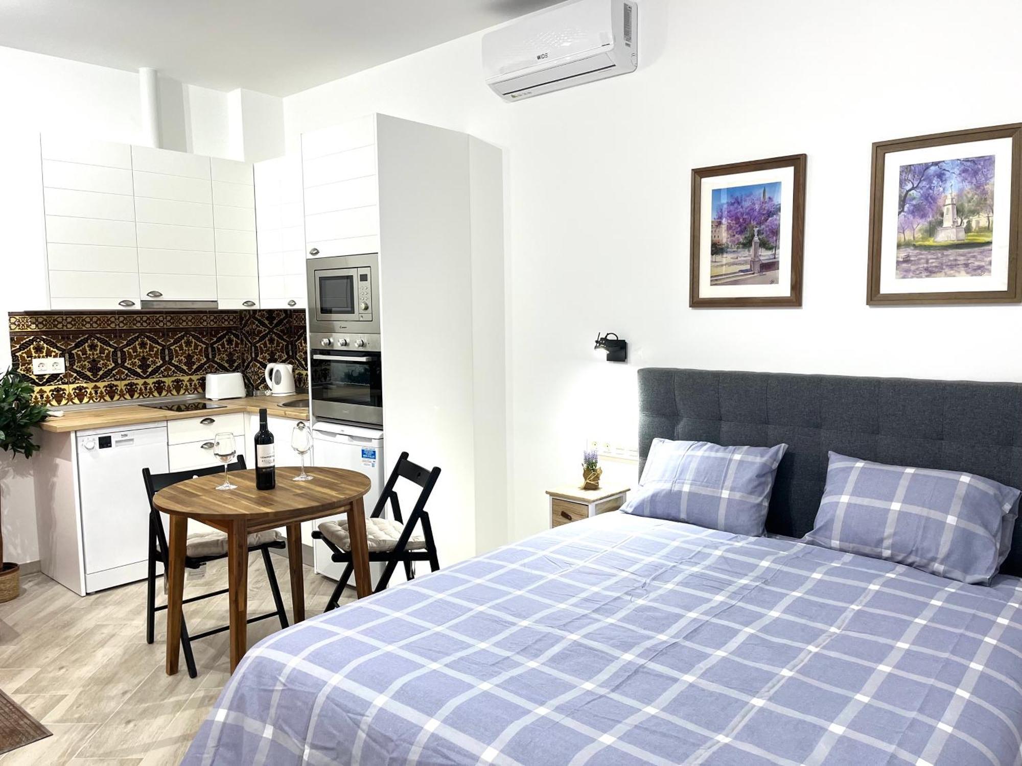 Malasana 51, New Art Apartment, Breakfast Included, Historic Center, Quite Neighborhood, Ml Málaga Kültér fotó